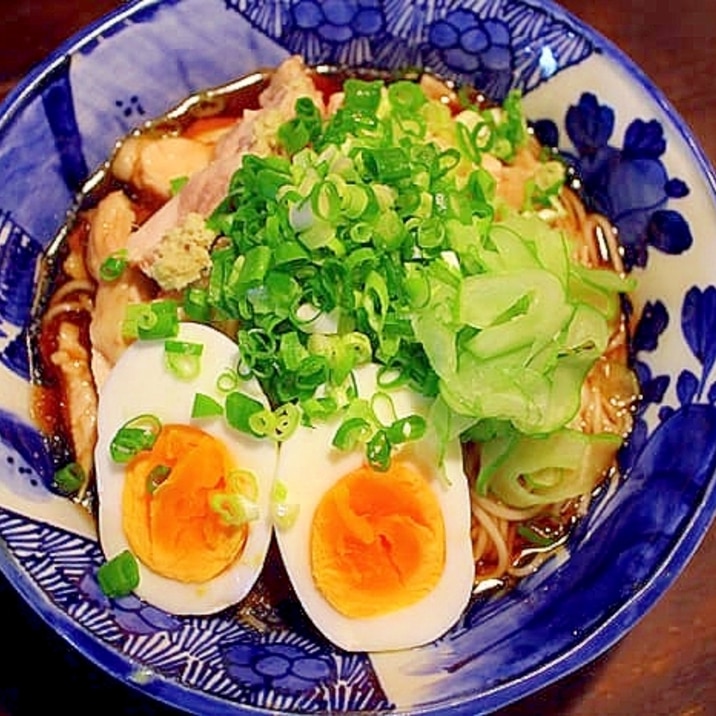 温麺の冷やしぶっかけ＊茹で鶏と茹で卵のっけ